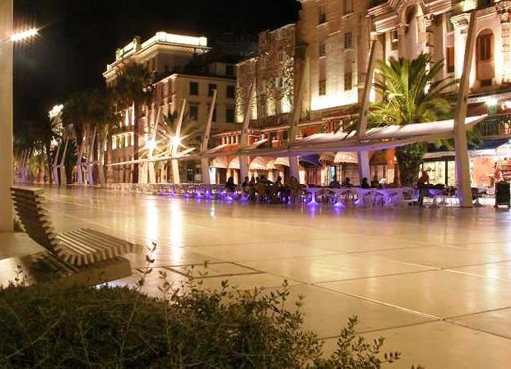 سبليت Blue Tree Rooms المظهر الخارجي الصورة